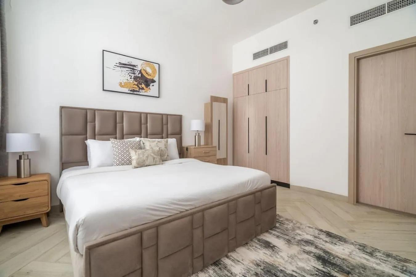 Modern 1 Bedroom Oasis In The Heart Of Jvc Dubai United Arab Emirates