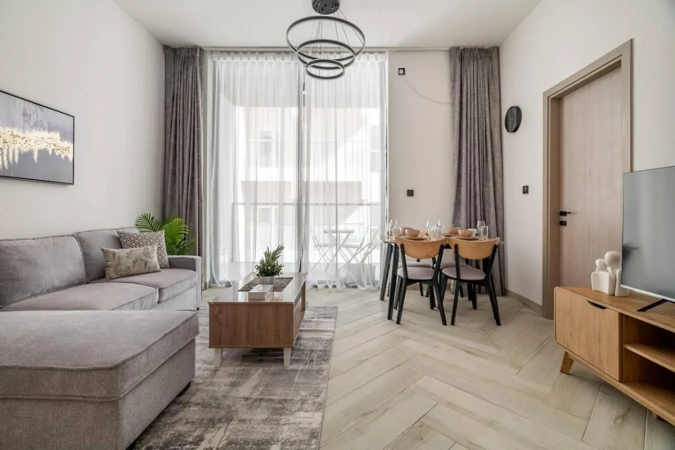 Modern 1 Bedroom Oasis In The Heart Of Jvc Dubai